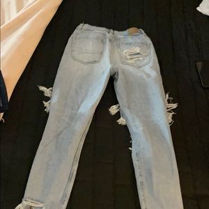 American eagle mom jean light wash ripped